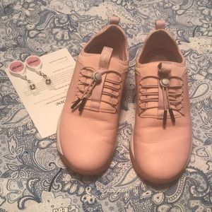 Clove shoes size 8.5 women